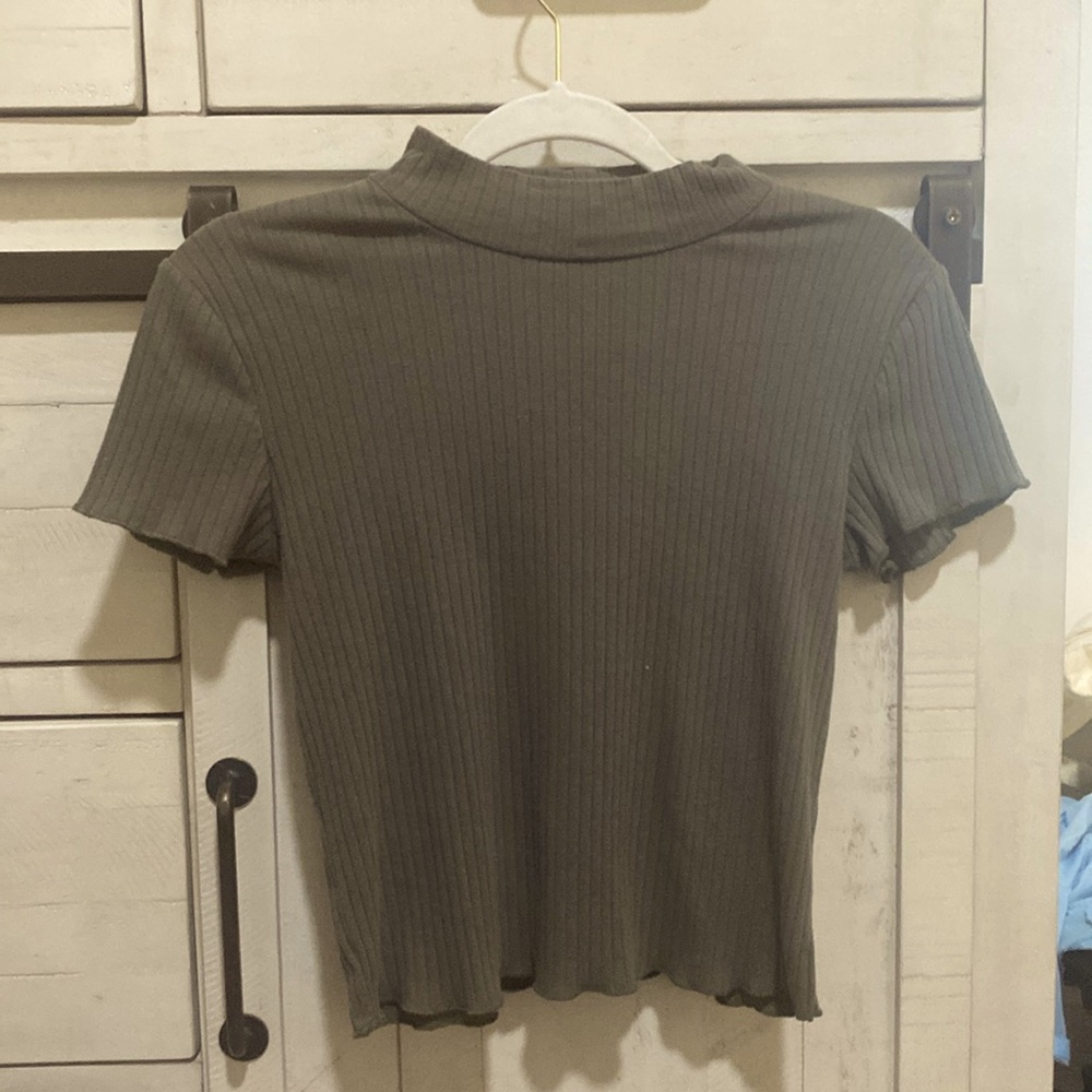 Neckline shirt